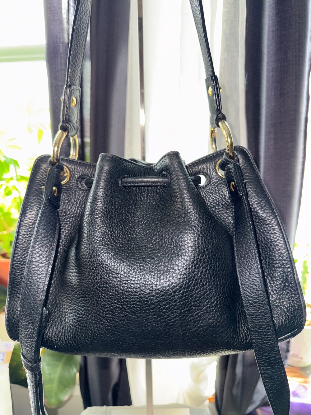 MCM Black Pebbled Leather Drawstring Shoulder Crossbody Bag with Gold Hardware - Picture 13 of 13